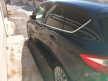 auto famigliare 