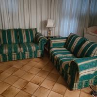 Divani classici 2+3 posti + credenza in legno