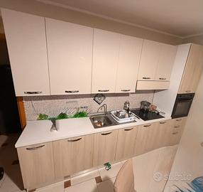 Cucina composizione fissa