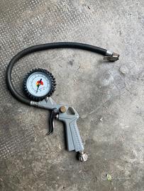 Pistola per gonfiaggio gomme con manometro