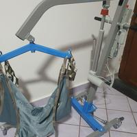 Sollevatore elettrico per disabili/anziani