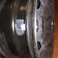 CERCHI BMW IN FERRO CON VALVOLE ORIGINALI