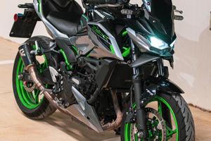 Kawasaki Z500SE 2025
