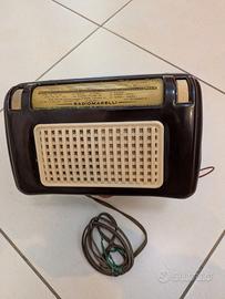Radio a valvole da comodino