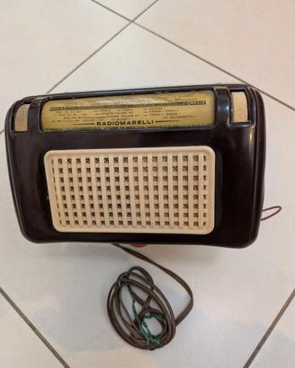 Radio a valvole da comodino