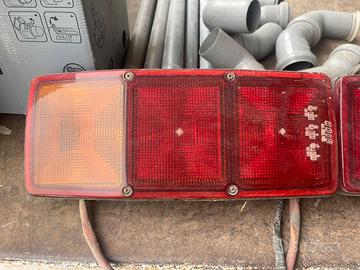 Fanali posteriori furgoni o Iveco 330.35