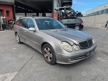 Mercedes Classe E anno 2005 per ricambi