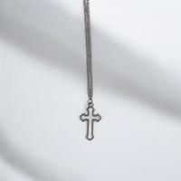 Collana con pendente a croce — argento brunito