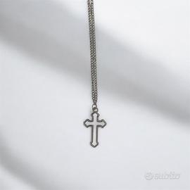Collana con pendente a croce — argento brunito