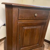 Mobile in legno massiccio