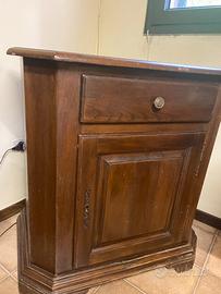 Mobile in legno massiccio
