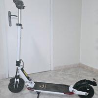 Monopattino elettrico kugoo bianco