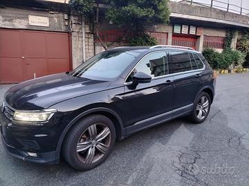 auto wolsvagen tiguan 