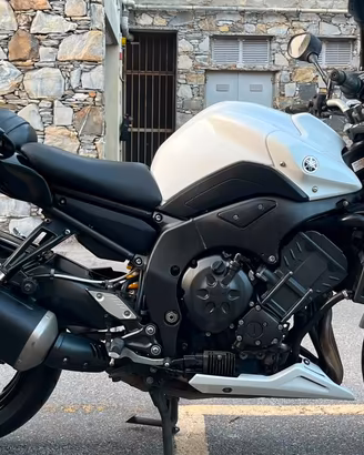Yamaha FZ8 Full OHLINS