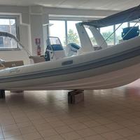 GOMMONE OP Marine 5.80 con Motore HONDA 40/70 cv