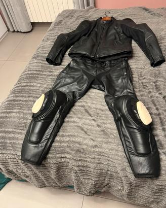 Tuta in pelle dainese due pezzi