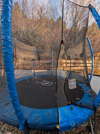 Trampolino elastico con rete di sicurezza 