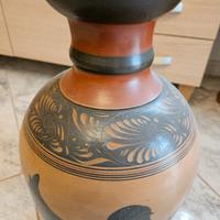 vaso in terracotta stile greco