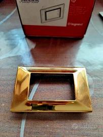 Placca in metallo oro 3 posti ZAMA Legrand ERGO