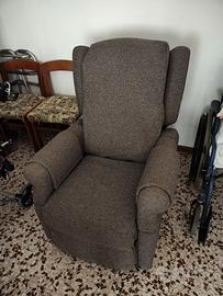 Poltrona  Alzapersona con 2 motori elettrica