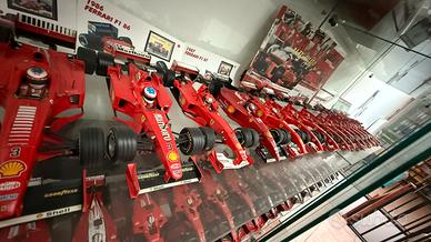 Intera collezione Ferrari 1:18