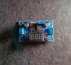 Convertitore DC-DC Buck LM2596 con display