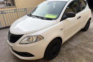 Lancia ypsilon 1.0 firefly hybrid silver ecochic