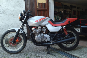 Suzuki GS500 KATANA