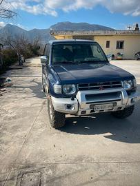 Mitsubishi Pajero V20