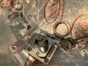 Serrature per ante armadietti 10pz