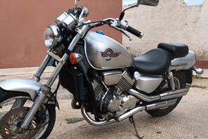 Honda VF 750 C (MAGNA)- 1995