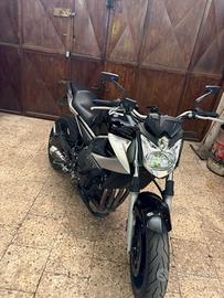 Yamaha XJ6 