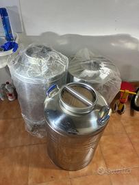 Bidoni in acciaio per olio