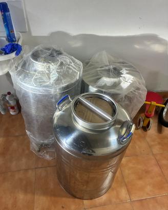 Bidoni in acciaio per olio