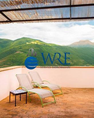 Attico / Mansarda di 130 m² con 4 locali a Sellano