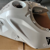 Serbatoio Bianco Tiger 900 leggero graffio