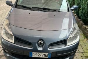 Renault clio serie 3 neopatentato