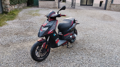 Aprilia SR 50 Motard 2017