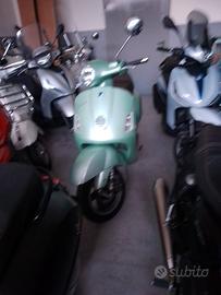 Vespa GT 200