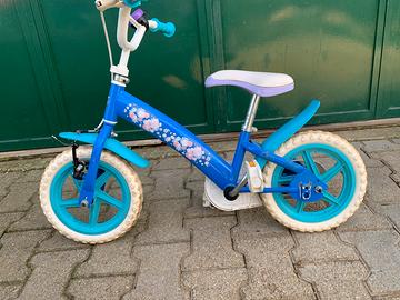 Bicicletta per bambina completa di rotelle