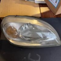 Fanali anteriori citroen saxo