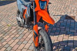 Ktm 690 smc-r  A2