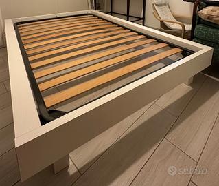 Struttura letto artigianale con rete a doghe
