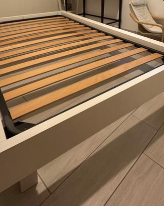 Struttura letto artigianale con rete a doghe