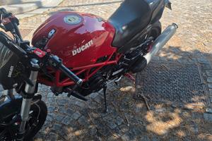 ducati monster 695