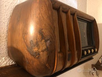 Radio d'epoca a valvole E.A.R Radio Desio