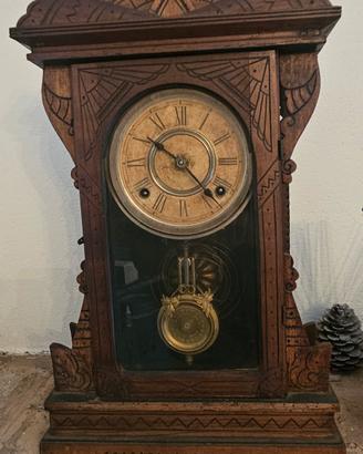 Tris di orologi da muro