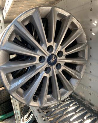CERCHIO IN LEGA FORD FOCUS R17 ANNO:2016
