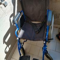 Sedia a rotelle pieghevole