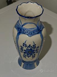 Vaso in ceramica azzurro 